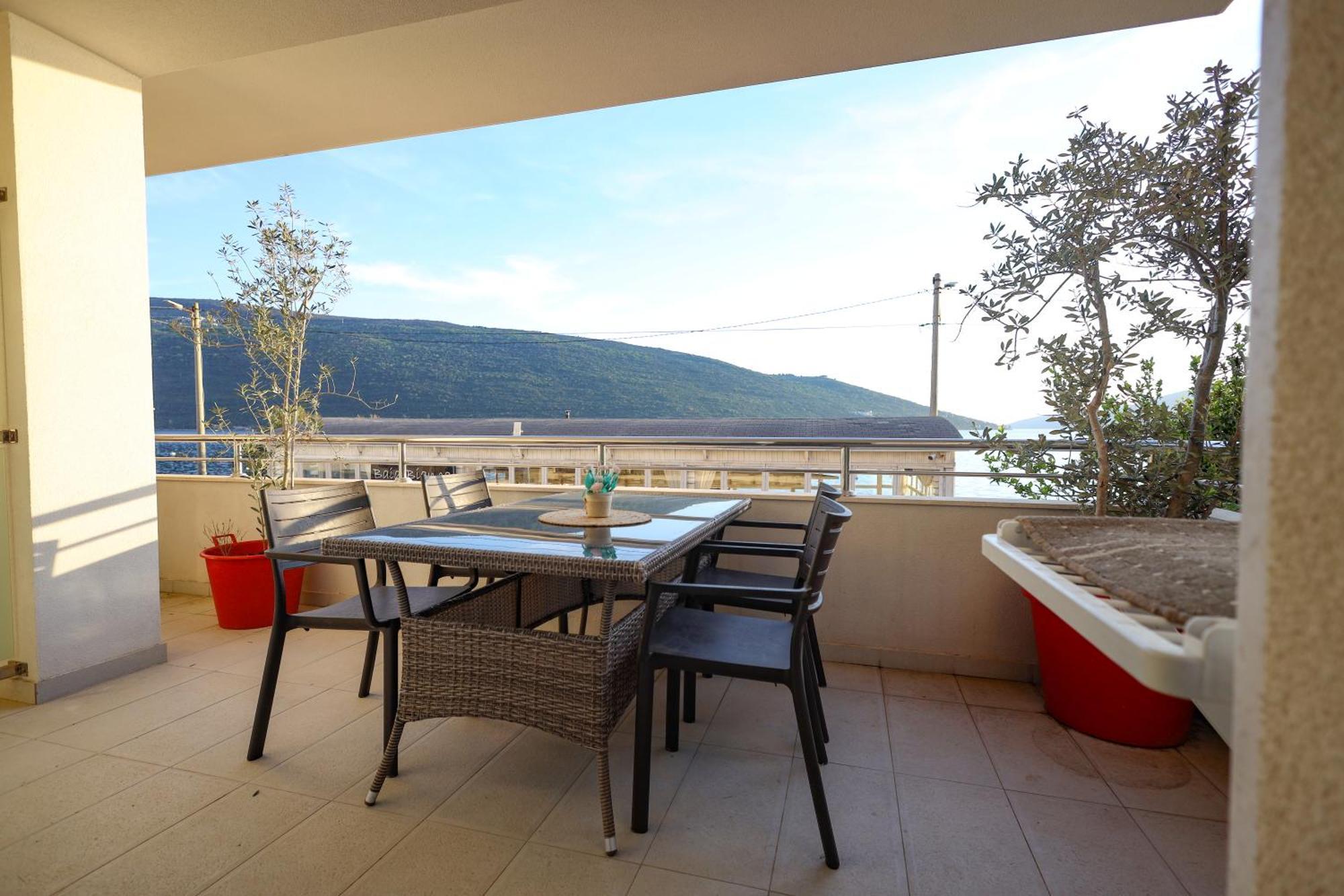 Apartments Milanovic Herceg Novi Esterno foto